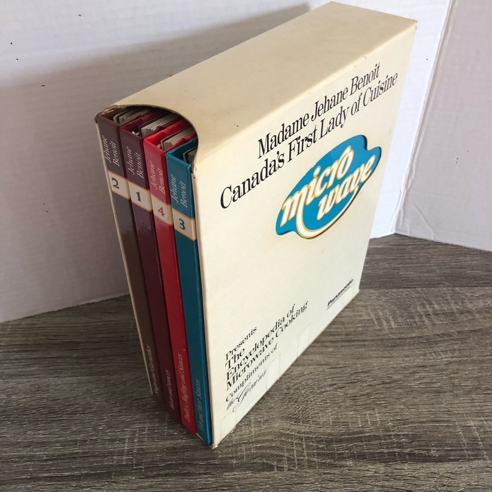 Vtg The Encyclopedia  of Microwave Cooking Box Set - Picture 2 of 14